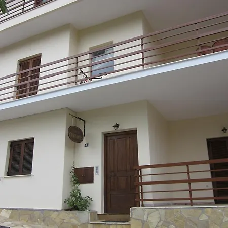 Maison Christiana's Πανσιόν *